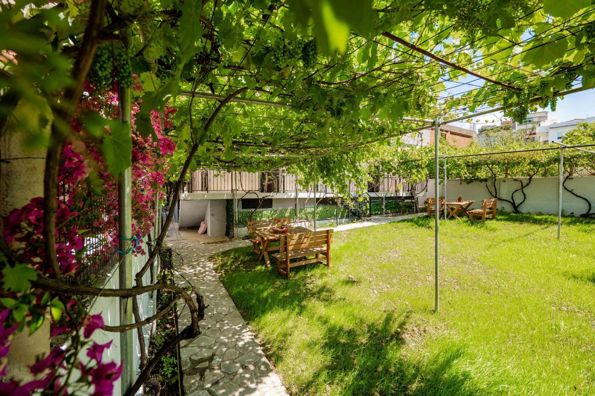 Kalpazo Kaja Vila Garden 格勒姆 外观 照片